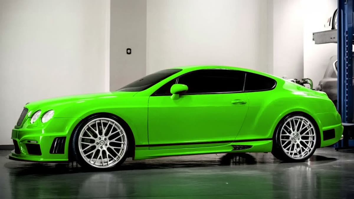 Bentley Continental GT, still from the video