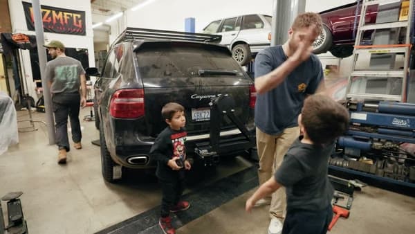 Eurowise Cayenne Swing-Out Spare Tire Carrier, still from the video