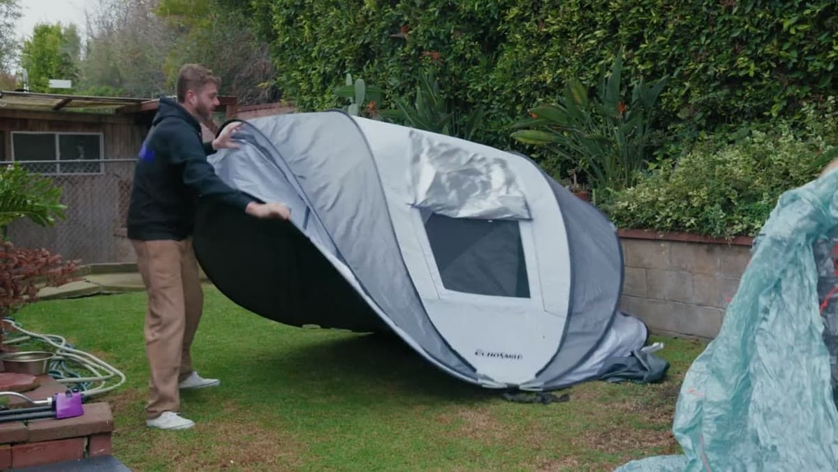 Instant Tent Instant Pop-Up Tent (2P), still from the video