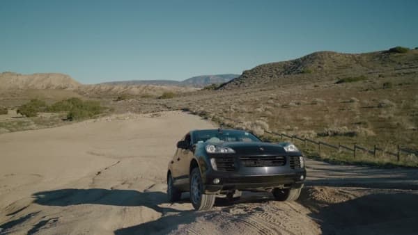 Porsche Cayenne (1st gen), still from the video