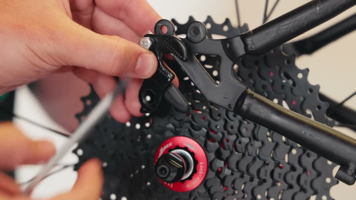 SunRace 11-Speed Cassette, still from the video