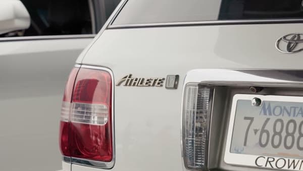 Toyota Crown Athlete V Estate, still from the video