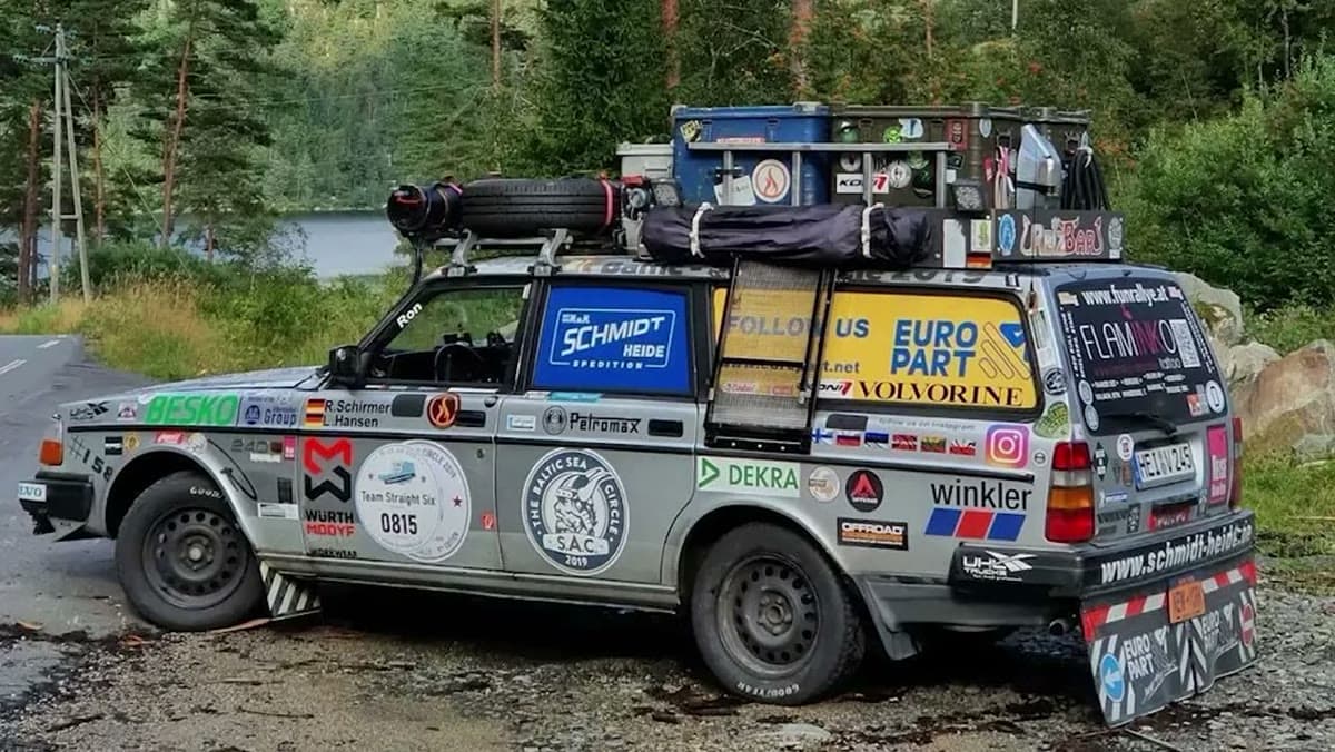 Volvo 240 Wagon, still from the video
