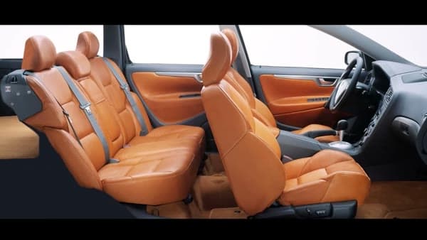 Volvo V70 R (2nd gen), still from the video