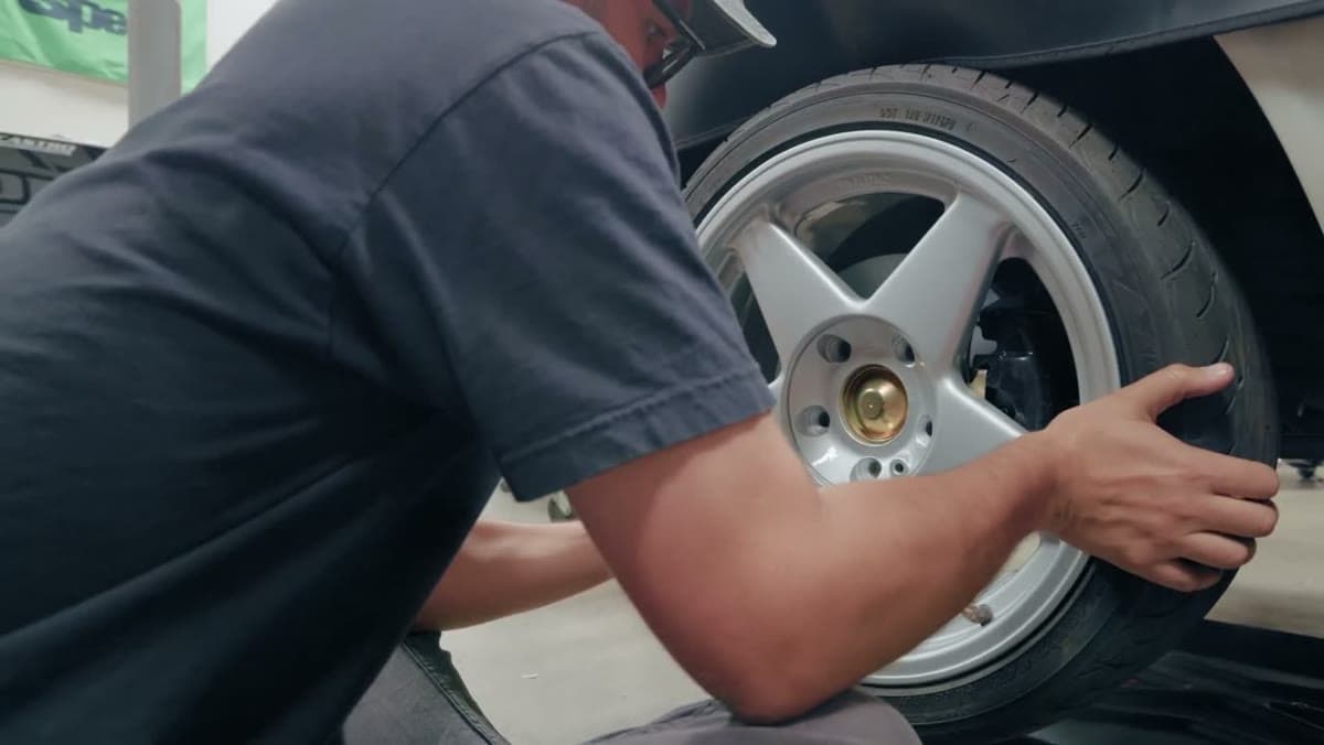 Azev Type A Wheels, still from the video