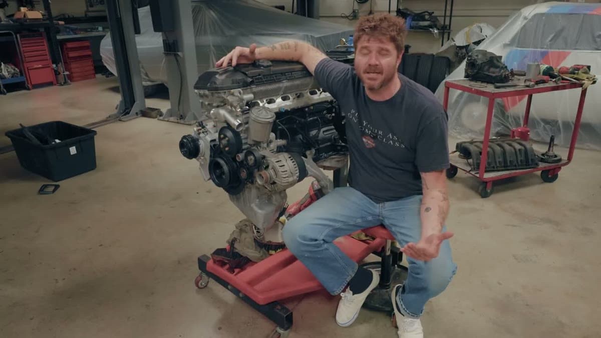 BMW S52 Engine (E36 M3), still from the video