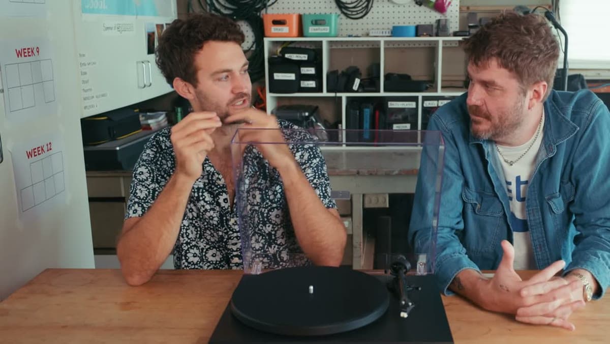 Pro-Ject Debut EVO 2, still from the video
