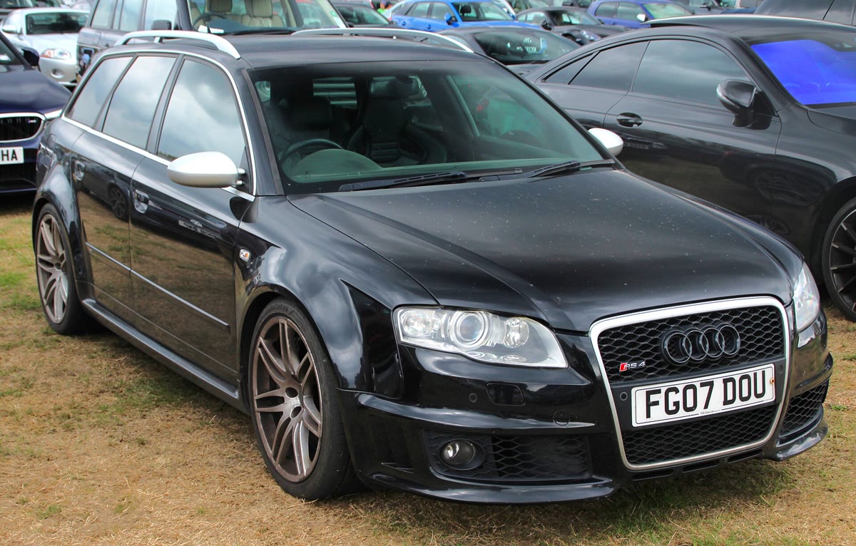 Audi RS 4 Avant (B7), still from the video