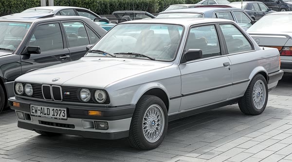 BMW E30 3 Series, still from the video