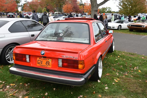 BMW E30 325is, still from the video