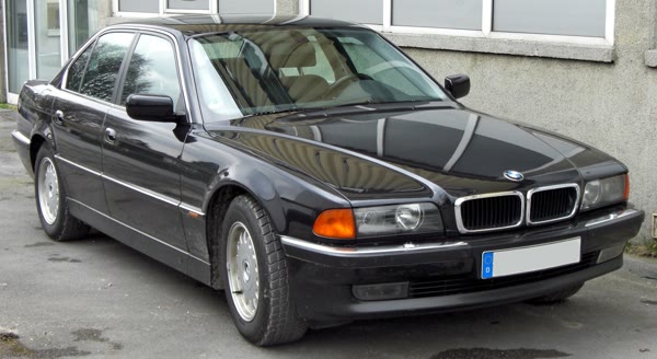 BMW E38 7 Series, still from the video