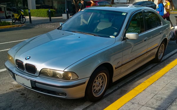 BMW E39 528i, still from the video