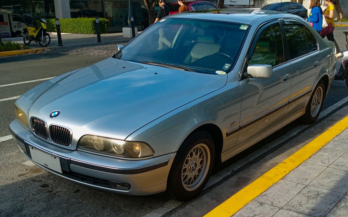 BMW E39 528i, still from the video