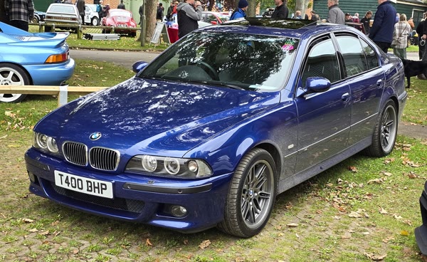 BMW E39 M5, still from the video