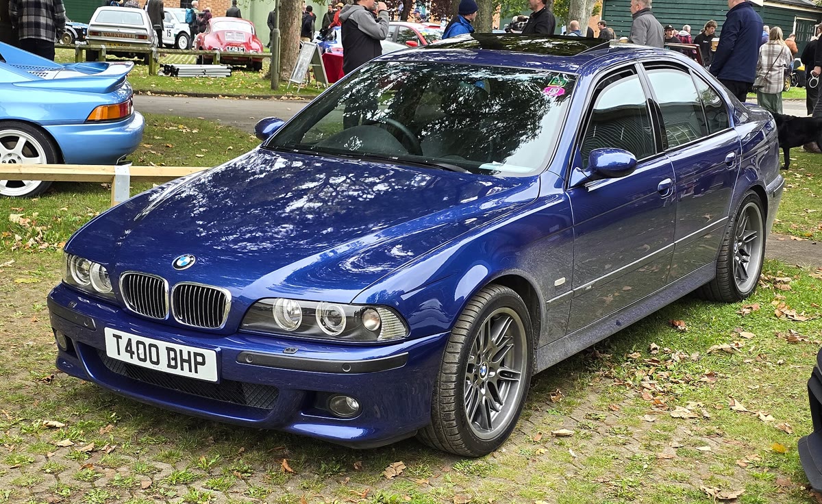 BMW E39 M5, still from the video