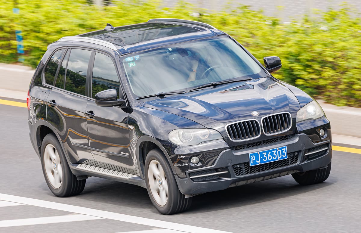 BMW X5 Diesel (E70), still from the video
