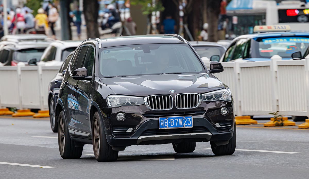 BMW X3 Diesel (F25), still from the video