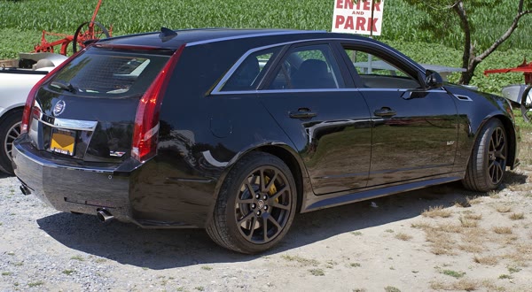 Cadillac CTS-V Wagon, still from the video