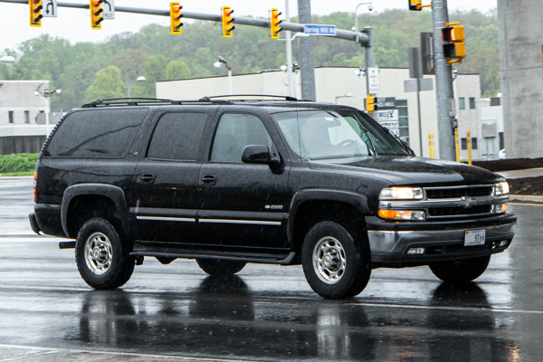 Chevrolet GMT800 SUVs (Tahoe, Suburban, Yukon, Escalade), still from the video