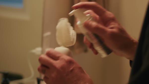 Feno Smart Brush, still from the video