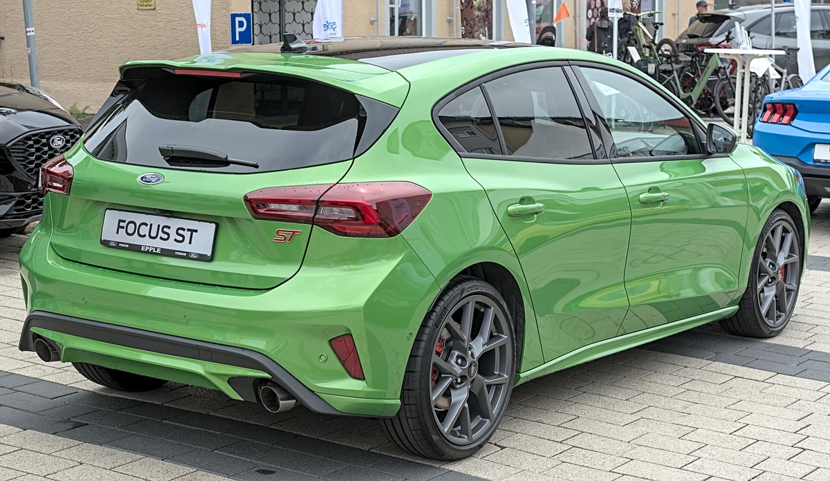 Ford Focus ST, still from the video