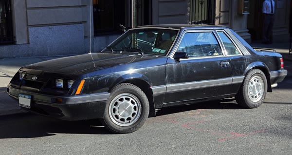 Ford Mustang Fox Body Notchback 5.0, still from the video