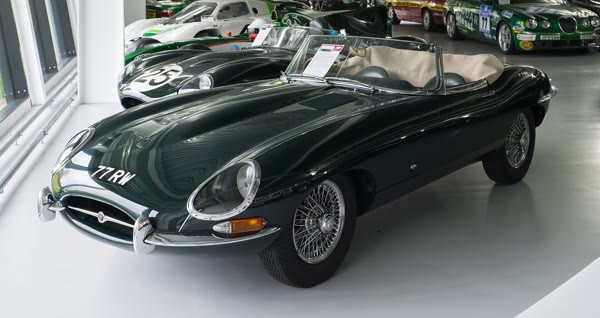 Jaguar E-Type, still from the video