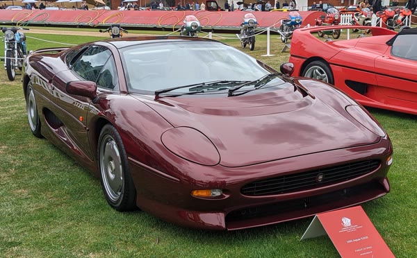 Jaguar XJ220, still from the video