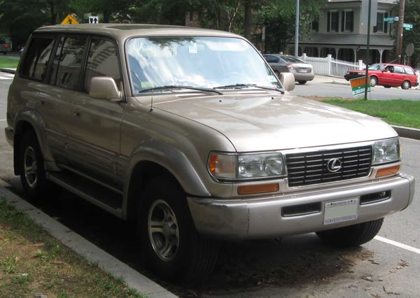 Lexus LX 450, still from the video