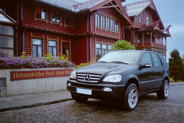 Mercedes-Benz ML (W163, 1st gen), still from the video