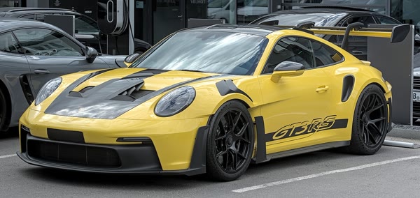 Porsche 911 GT3 RS (992), still from the video