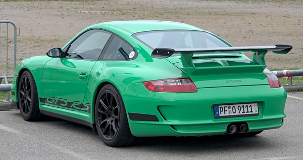 Porsche 911 GT3 RS (997), still from the video