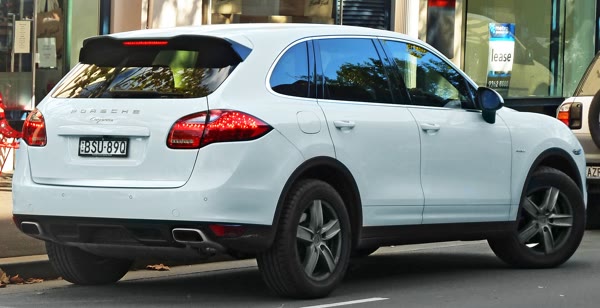 Porsche Cayenne Diesel (958), still from the video