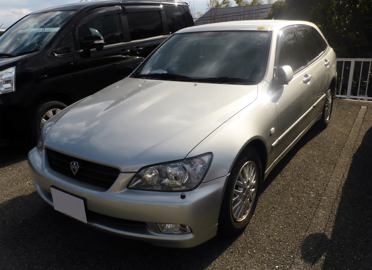 Toyota Altezza Gita, still from the video