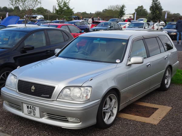 Toyota Crown Athlete V Estate, still from the video