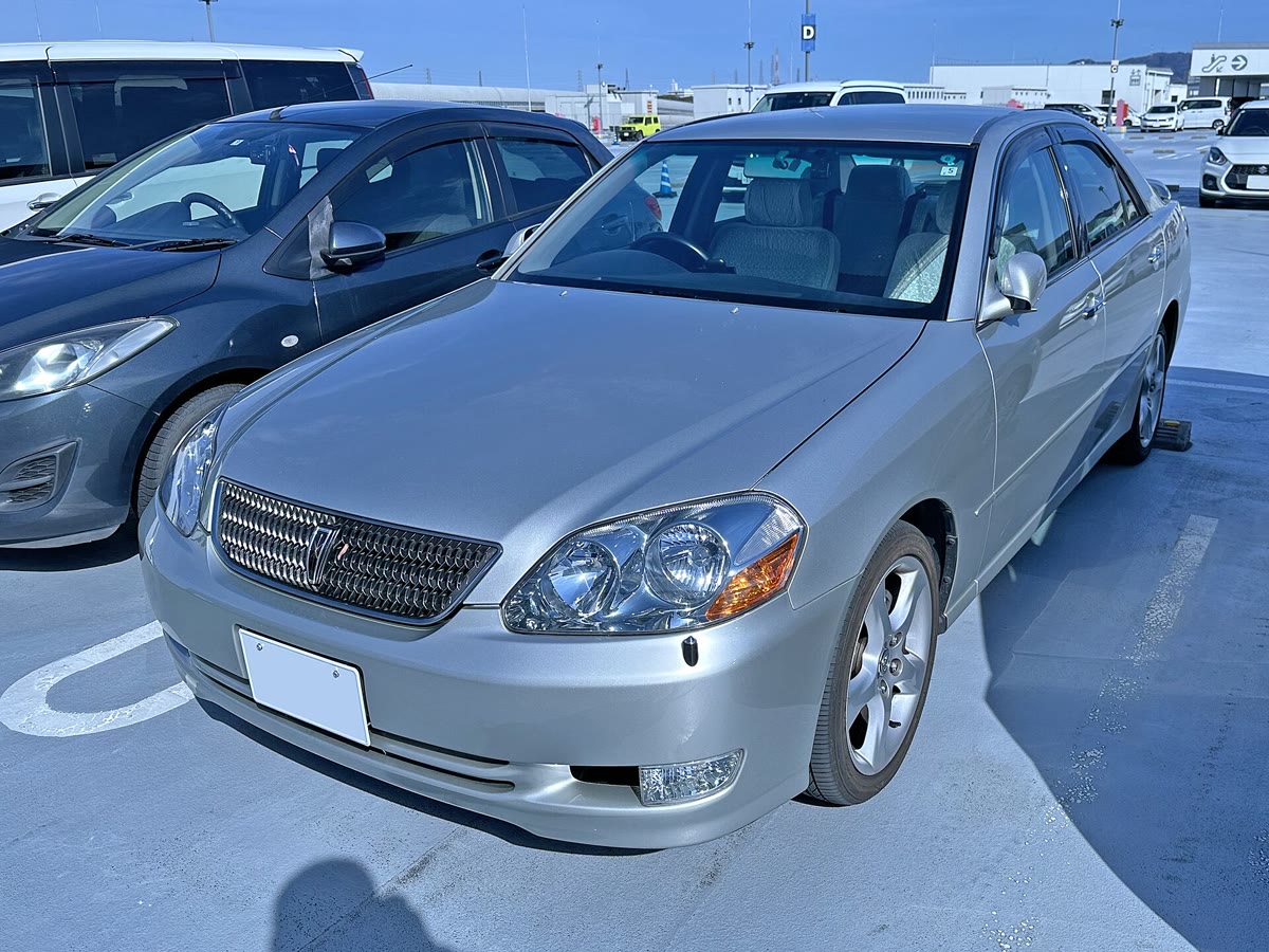 Toyota Mark II (JZX110), still from the video
