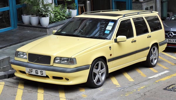 Volvo 850R, still from the video
